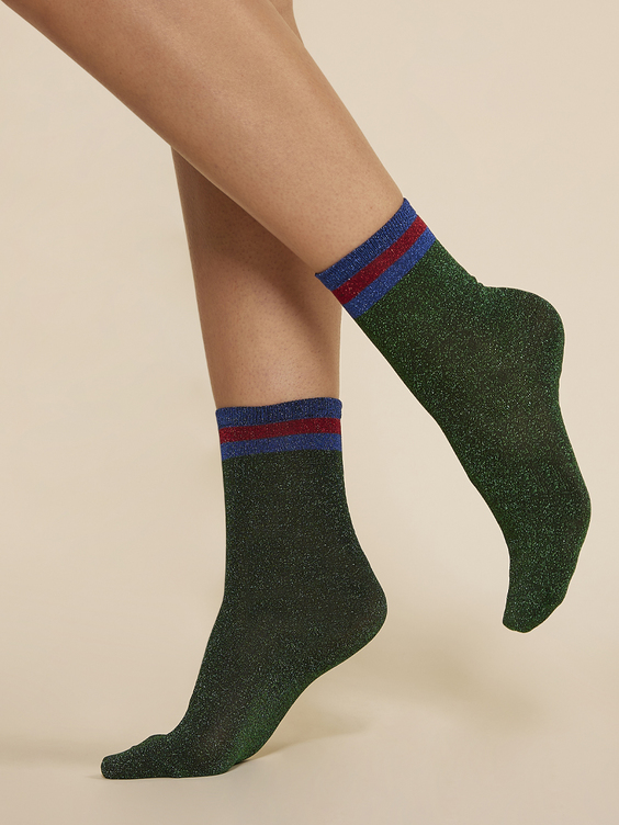 SOCKEN - Gabriella - Glänzende Socken mit dekorativer Rippung SW006 